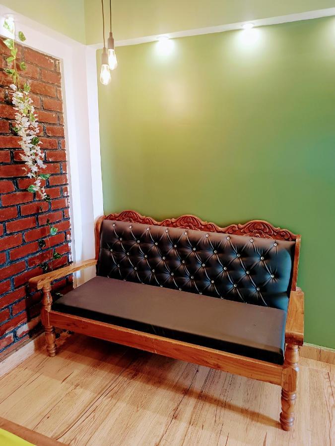 Luxury At Pravuprasad Near Airport And Railway Station *